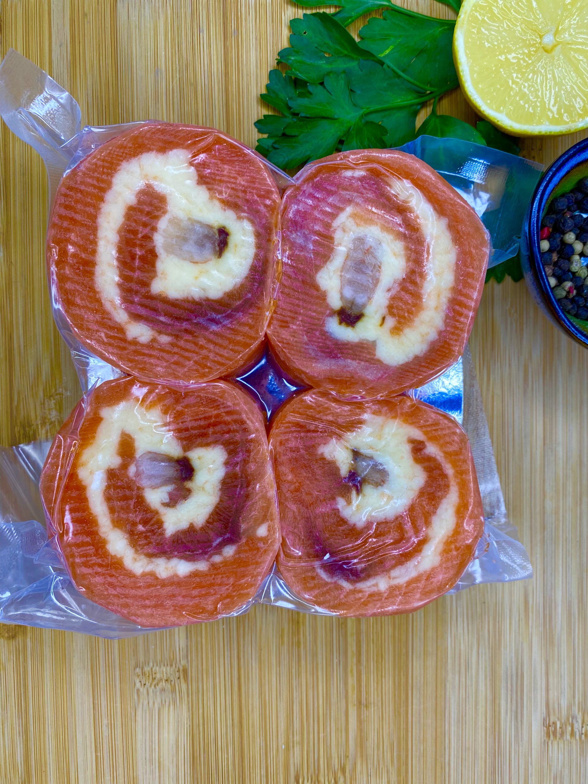 Рулеты из форели с креветкой и вялеными томатами (упаковка 500-600г)